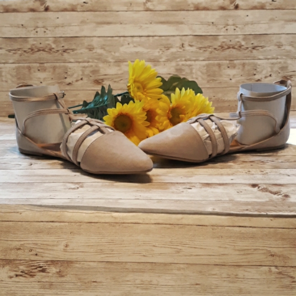 Maurices 10 Taupe flat